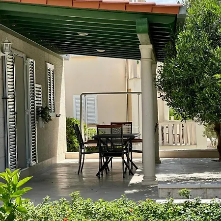 Apartment Adria Bol