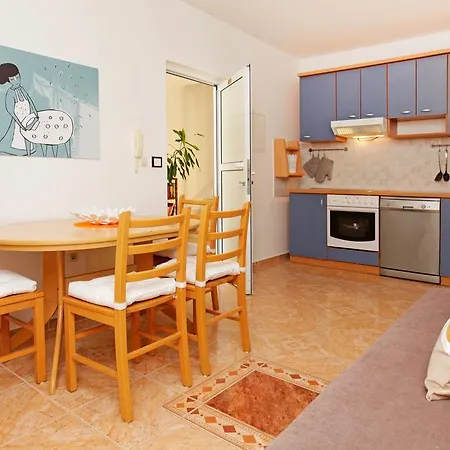 Adria Apartmán *