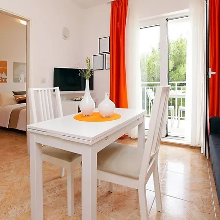 Apartment Adria Bol