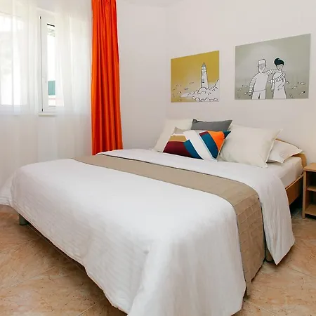 Apartment Adria Bol