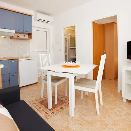 Adria Apartment Bol