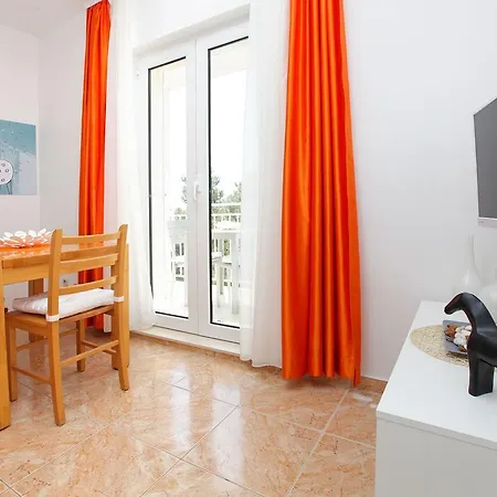 Adria Apartment Bol