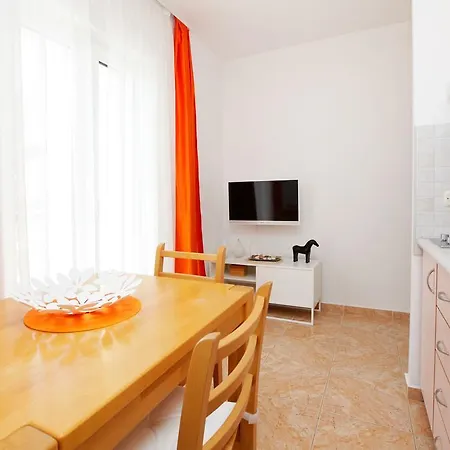 Apartment Adria Bol
